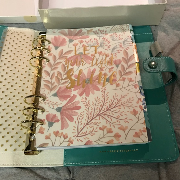 Webster pages planner book!📘 - Picture 1 of 8